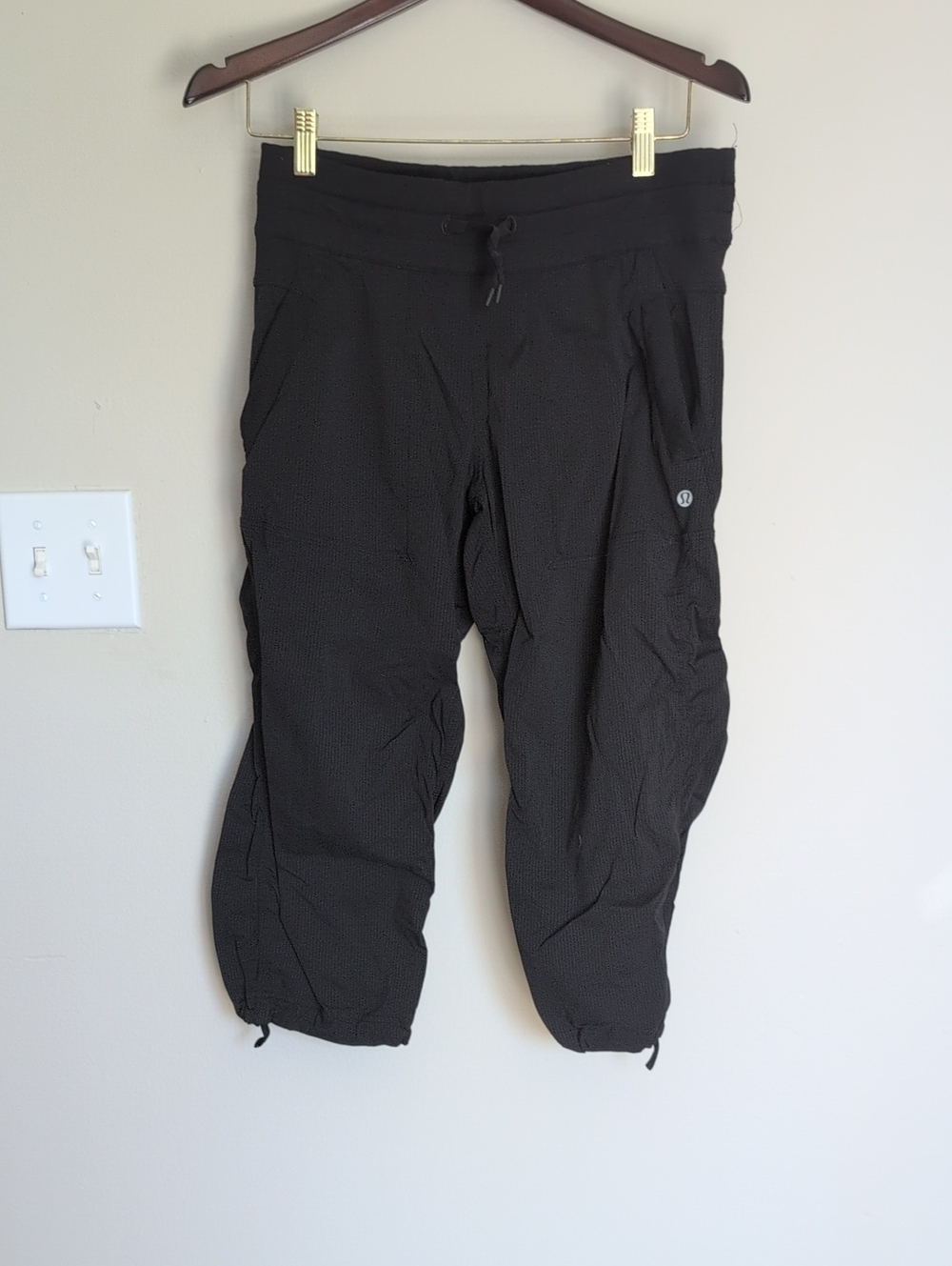 lululemon athletica Women’s Black Jogger Capri Sweatpants Y2K Midrise/Low rise